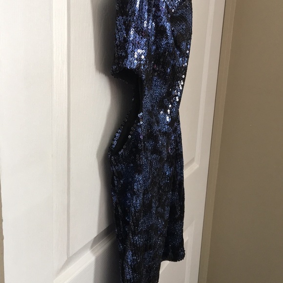 One shoulder sequin dress with side cut out - Picture 8 of 8